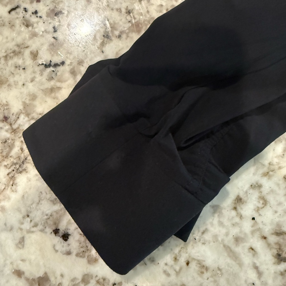*GENTLY WORN* Women's Athleta Size 10P Attitude Mid Rise Jogger - Picture 6 of 7